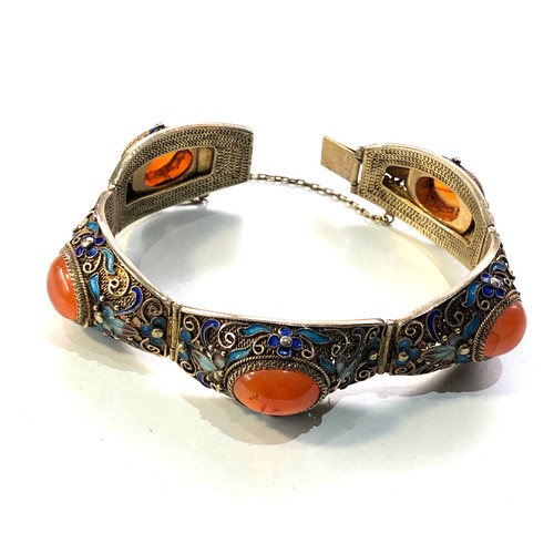 386 - Fine quality vintage Chinese export silver and enamel filigree carnelian bracelet measures approx 17... 