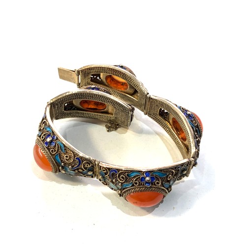 386 - Fine quality vintage Chinese export silver and enamel filigree carnelian bracelet measures approx 17... 