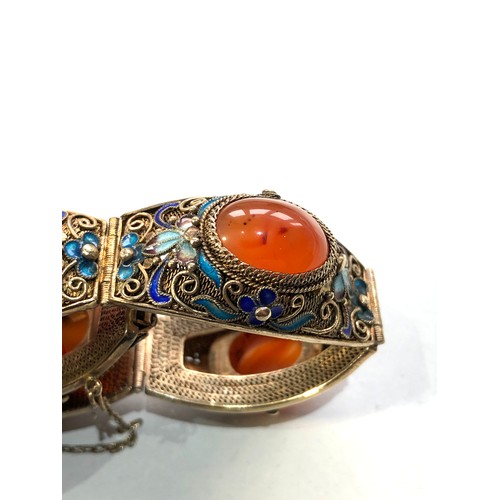 386 - Fine quality vintage Chinese export silver and enamel filigree carnelian bracelet measures approx 17... 