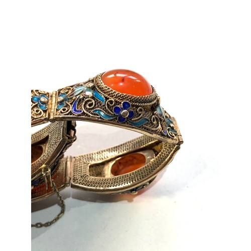 386 - Fine quality vintage Chinese export silver and enamel filigree carnelian bracelet measures approx 17... 