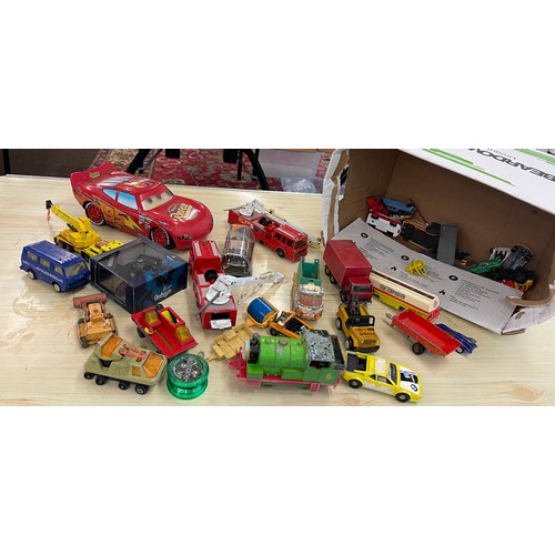 375 - Selection of assorted die cast used cars