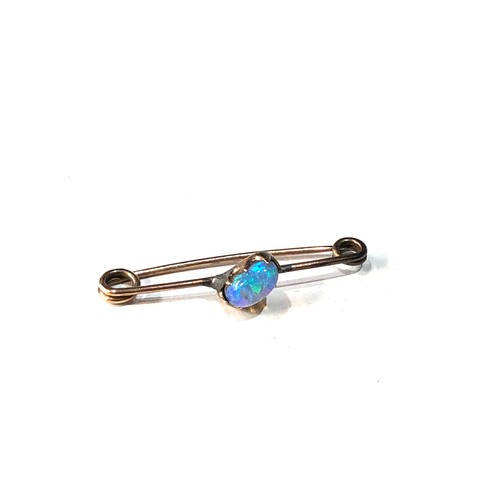 419 - 9ct gold opal bar brooch