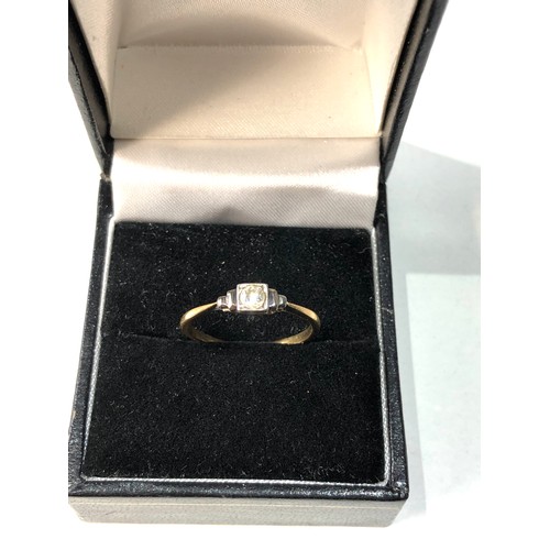 428 - 18ct gold diamond solitaire ring 1.9g