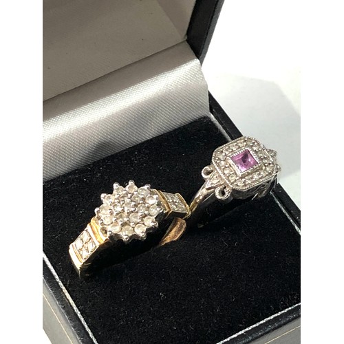 398 - 2 9ct gold diamond cluster rings 5.6g