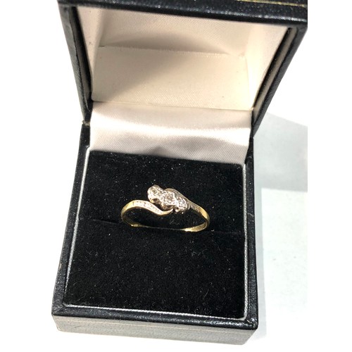 403 - 18ct gold diamond trilogy ring 2.3g