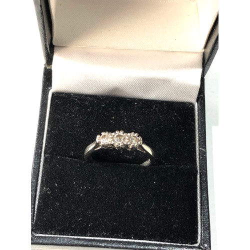 418 - 18ct gold diamond trilogy ring weight 2.5g