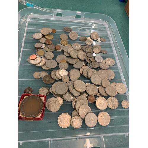 525 - Large selection of assorted coins