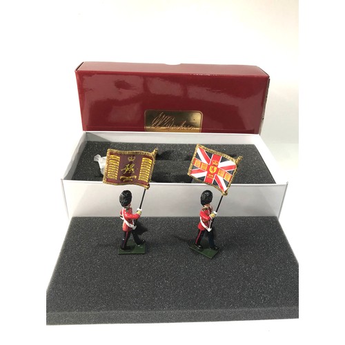 523 - Britians limited edition collection 48019 the queens diamond jubilee set the guards colours welsh gu... 