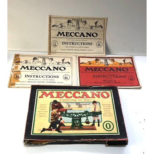 532 - Early Meccano accessory outfit O and instruction books  box in poor condition small amount of mixed ... 