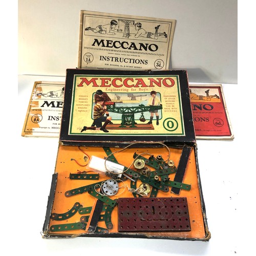 532 - Early Meccano accessory outfit O and instruction books  box in poor condition small amount of mixed ... 