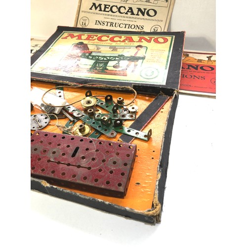 532 - Early Meccano accessory outfit O and instruction books  box in poor condition small amount of mixed ... 