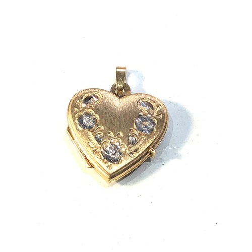 68 - Small 9ct gold heart locket measures approx 2.5cm drop by 1.9cm wid weight 2g in good condition