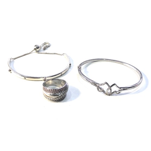 336 - Selection of silver jewellery bracelets and ring includes heart design pull chain etc