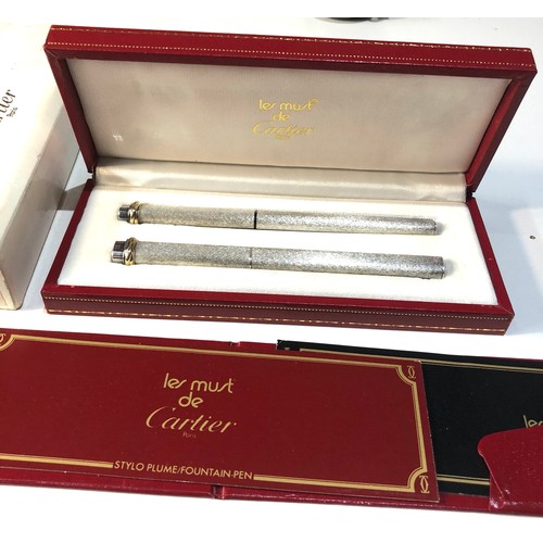 510 - Boxed Cartier santos fountain pen and ball point pen boxed in good condition