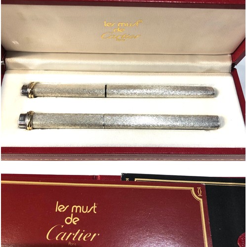 510 - Boxed Cartier santos fountain pen and ball point pen boxed in good condition