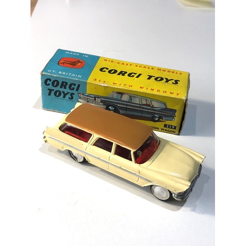 539 - Corgi 219 Plymouth sports suburban station wagon in original box 1 flap missing car in good near min... 