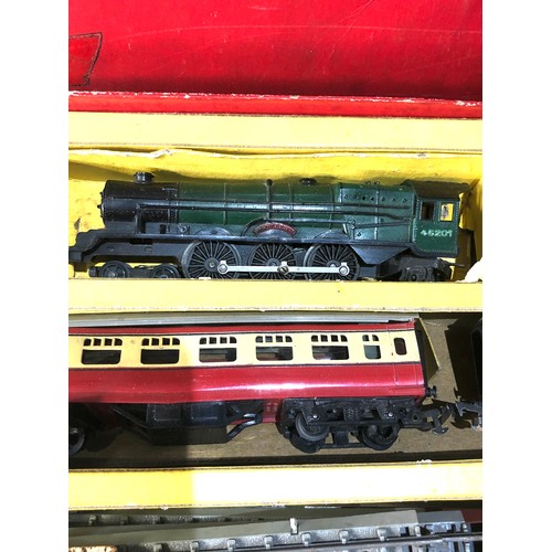 546 - Triang r1z passenger train boxed railway set box in worn condition train set in played with conditio... 