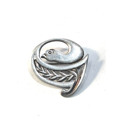 397 - Vintage Ola Gorie Orkney Sterling Silver brooch measures approx 23mm by 22mm