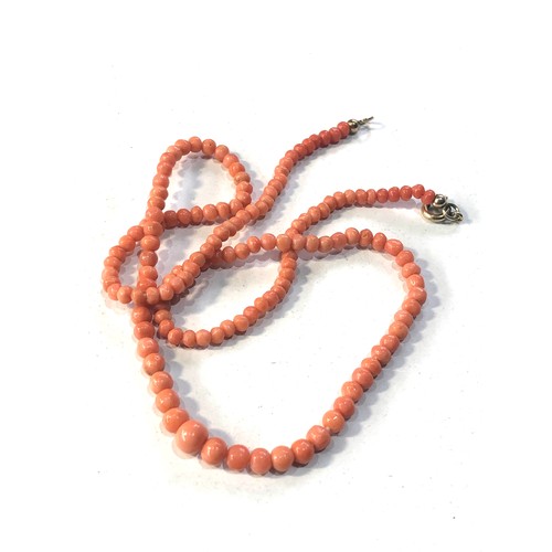 411 - Vintage coral bead necklace measures approx 42cm long weight 8g