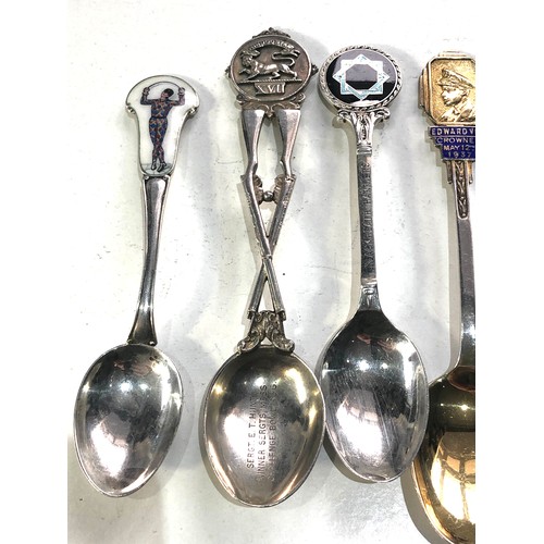 47 - 6 vintage silver collectors spoons weight 105g