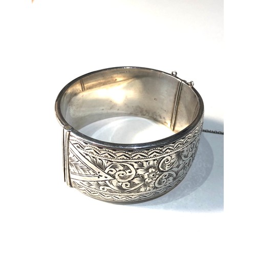 360 - Vintage silver cuff bangle measures approx 2.8cm wide weight 46g