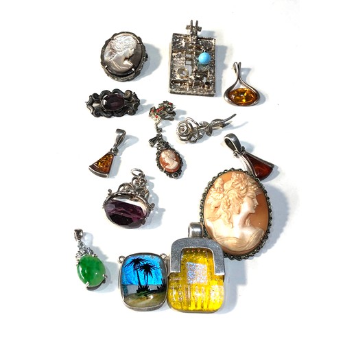 362 - Selection of vintage silver jewellery includes cameos pendants etc