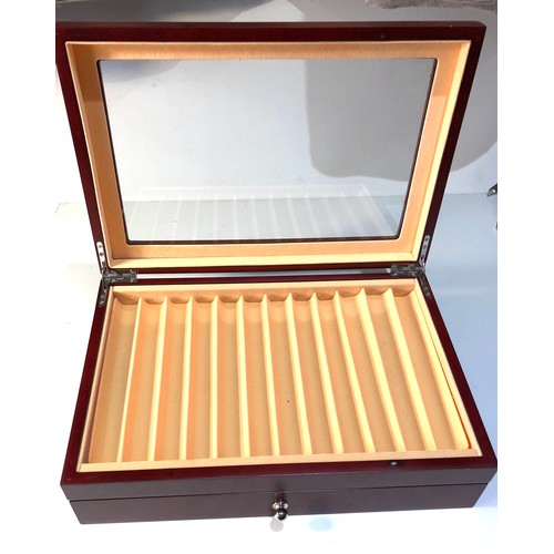 516 - Pen display case for 24 pens measures approx 31cm by 21cm 9cm tall