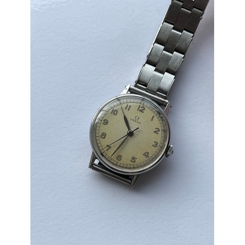 70 - Early Vintage Omega centre second minute dial gents wristwatch stainless steel case watch is ticking... 