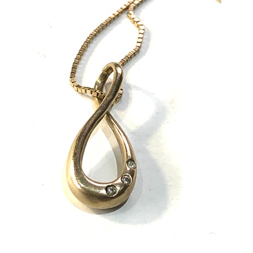 227 - 9ct gold infinity pendant necklace and earrings weight 3.8g