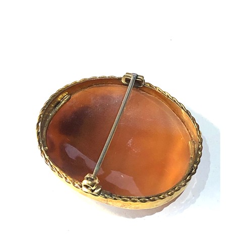 136 - High carat golds mounted gold cameo brooch measures approx 4.5cm by 4cm in good condition weight 12.... 