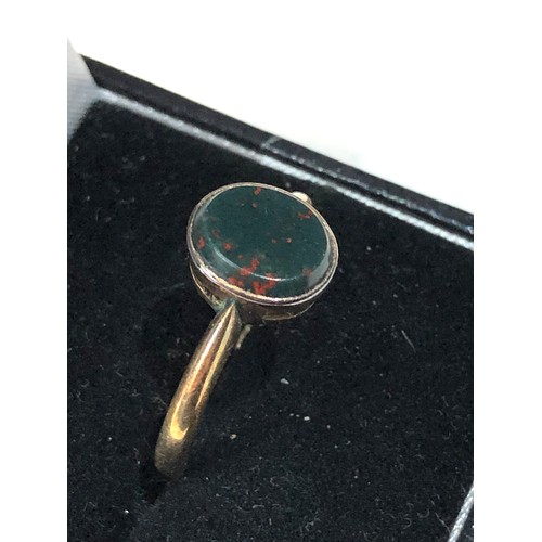 307 - Vintage 9ct gold bloodstone ring weight 2.5g