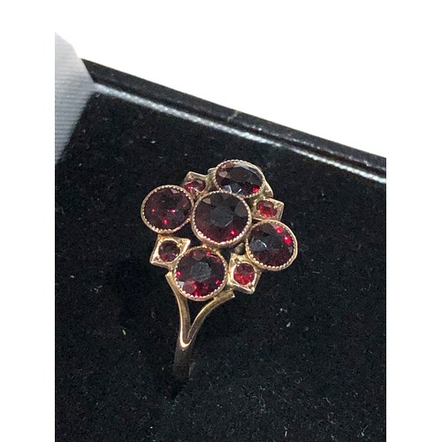 188 - 9ct gold  art deco style garnet ring weight 1.5g