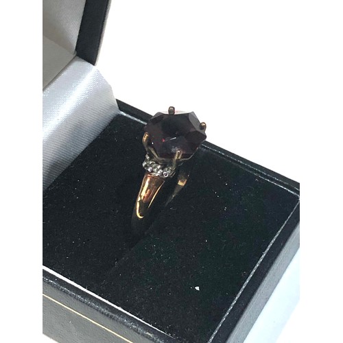 97 - 9ct gold fancy cut gemstone ring weight 4.4g