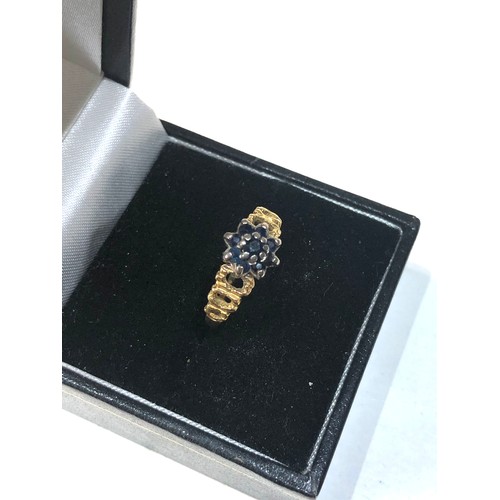 257 - 18ct gold unusual design sapphire ring weight 3g