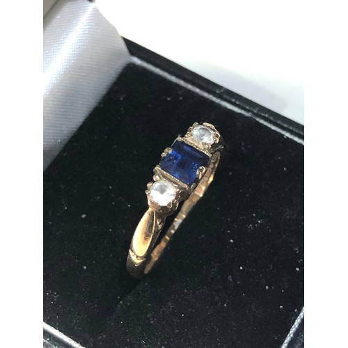 194 - 9ct gold trilogy ring weight 2.9g