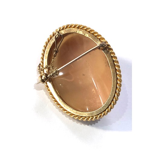 230 - Vintage 9ct gold high relief cameo brooch measures approx 3.8cm by 3.1cm weight 13.2g