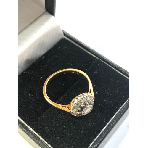 272 - 18ct gold diamond cluster ring weight 3g