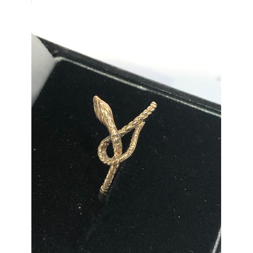 153 - 9ct gold snake ring 0.9g