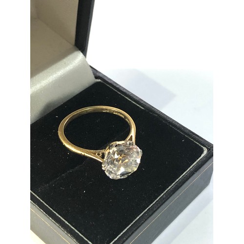 308 - 18ct gold gemstone ring weight 3.6g