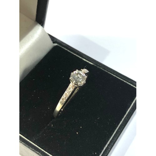 301 - 18ct white gold & plat diamond solitaire ring weight 3g