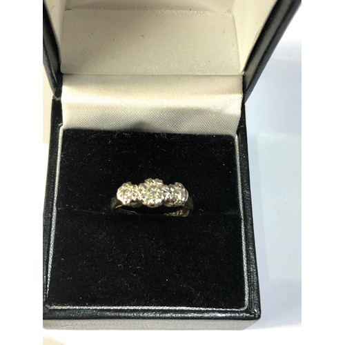 286 - 18ct gold diamond trilogy ring 2.5g