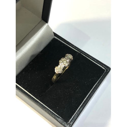 286 - 18ct gold diamond trilogy ring 2.5g