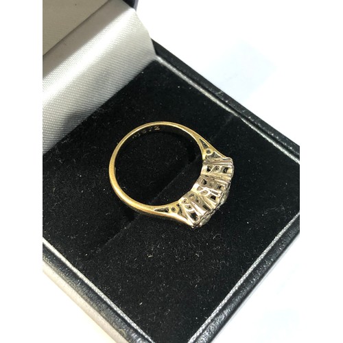 286 - 18ct gold diamond trilogy ring 2.5g