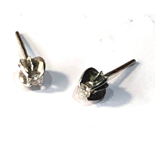 318 - Small 18ct gold diamond stud earrings