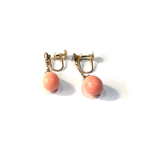 232 - 9ct gold coral drop earrings measure approx 2.5cm drop