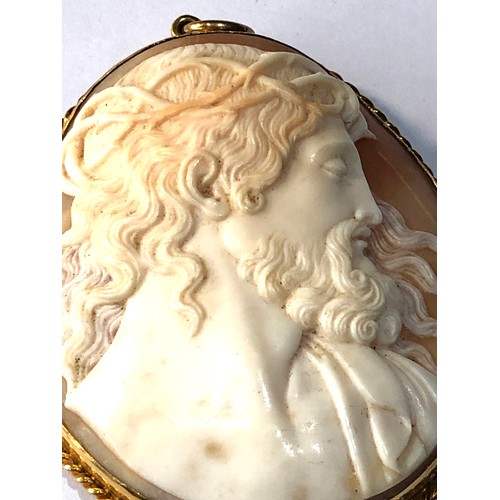 247 - Fine large 9ct gold framed cameo pendant measures approx 5.5cm by 5cm