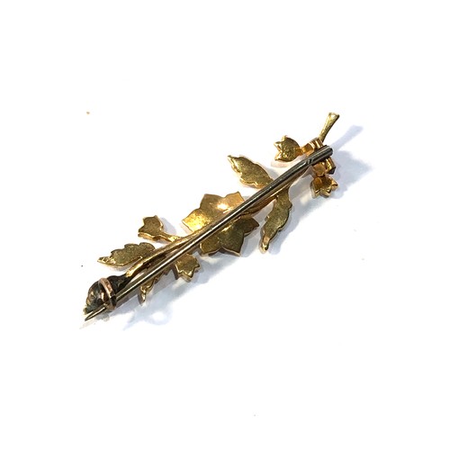 122 - Antique 15ct gold seed-pearl brooch mesures approx 4.3cm long solder on pin clip weight 3.8g metal p... 