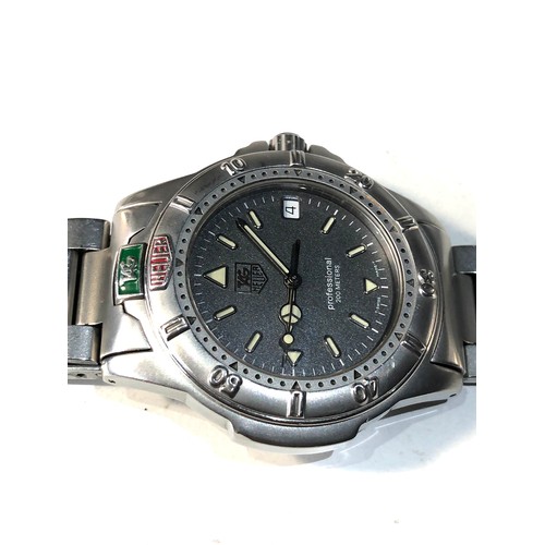 429 - Tag Heuer professional 200m gents quartz divers s/steel wristwatch the watch is ticking but no warra... 