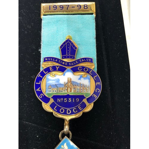 462 - Boxed hallmarked silver and enamel masonic jewel 5319 lodge saltley college