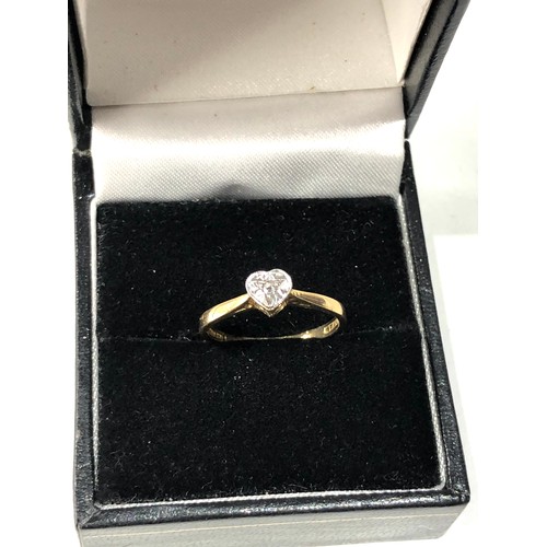 74 - 18ct gold & plat diamond ring size k weight 2g